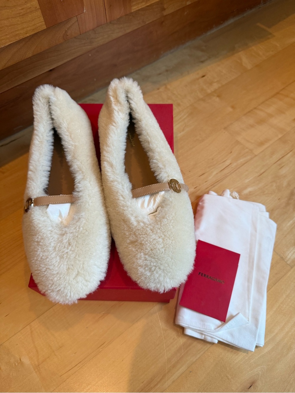 Ferragamo Noella fur flats - Picture 2 of 2